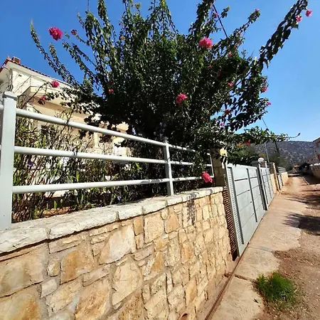 Apartman Persa Parálion Ástros